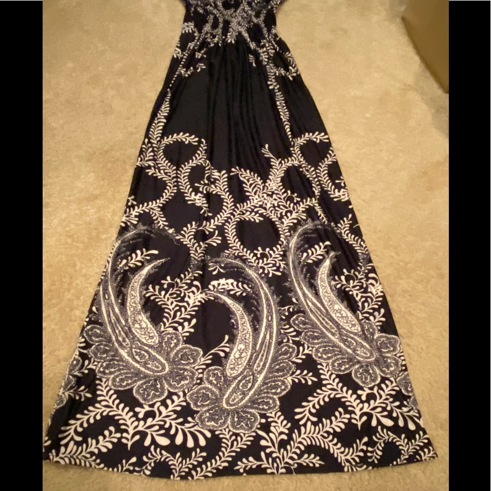 Dress - Picture 3 of 7